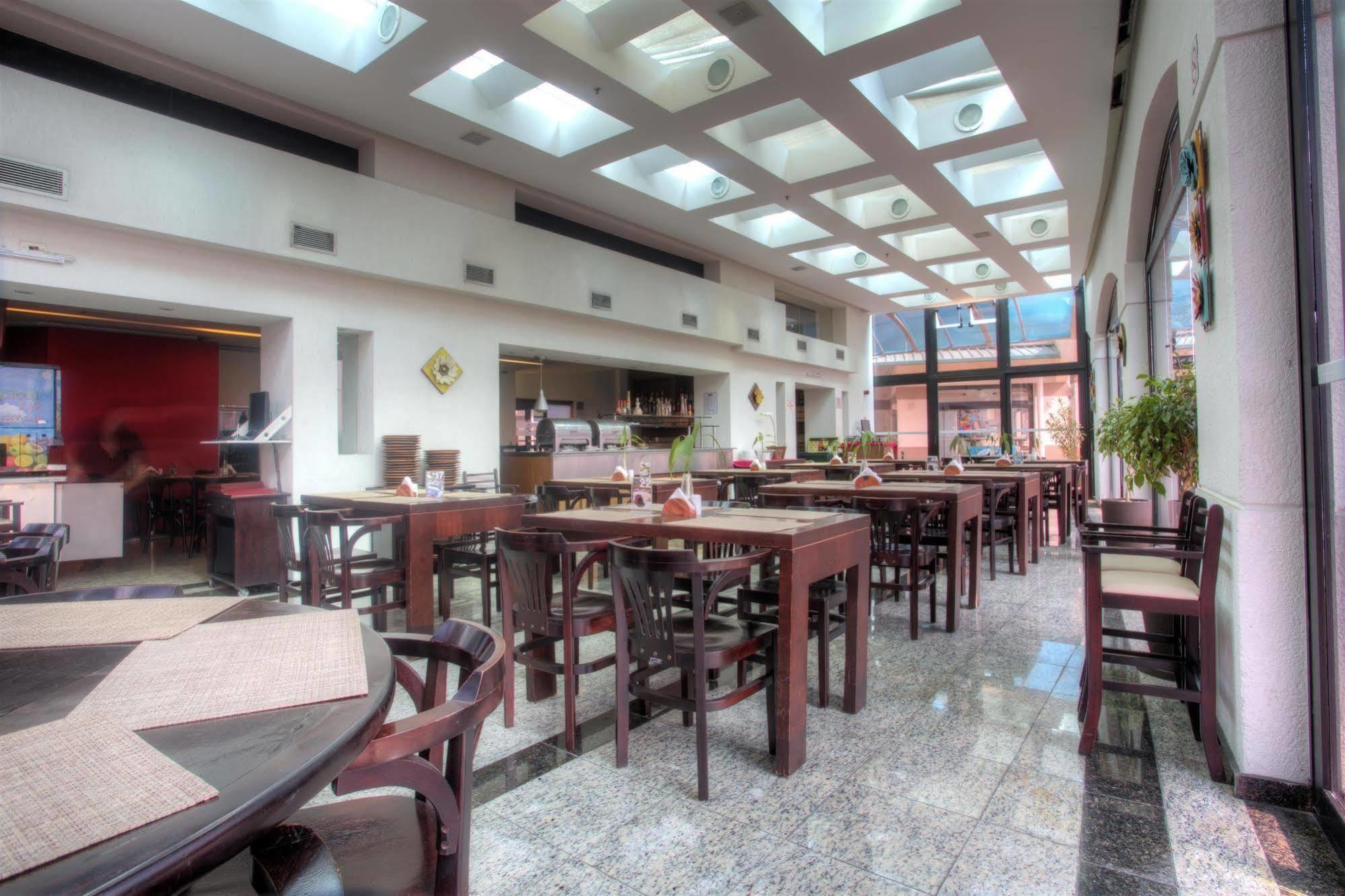 Travel Inn Осаску Екстериор снимка