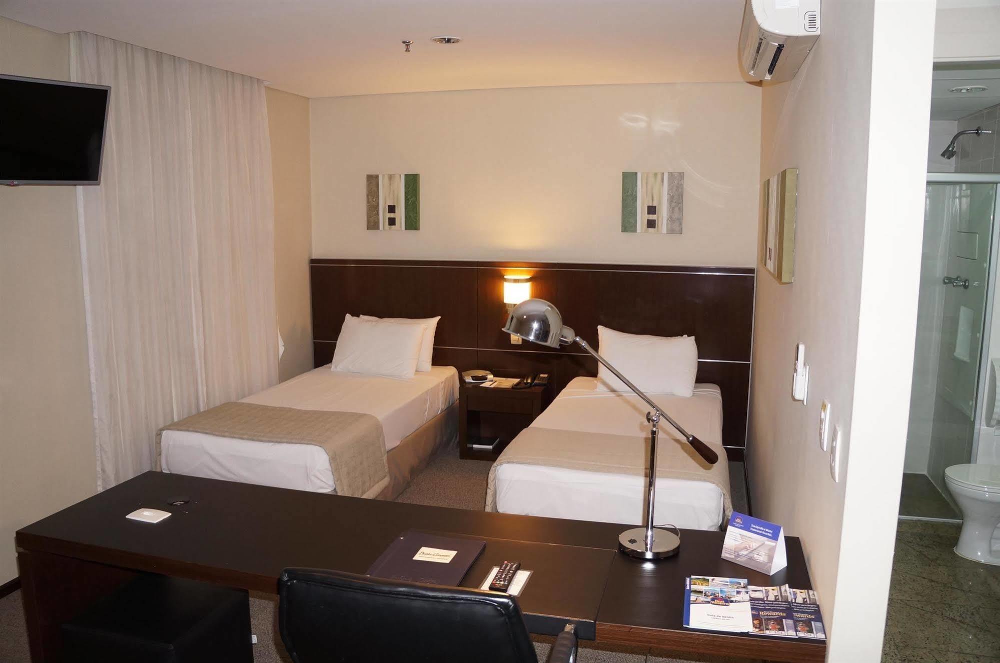 Travel Inn Осаску Екстериор снимка